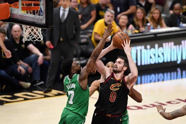 ESPN：FIFA希望引入FVS系统 教练能质疑裁判决定